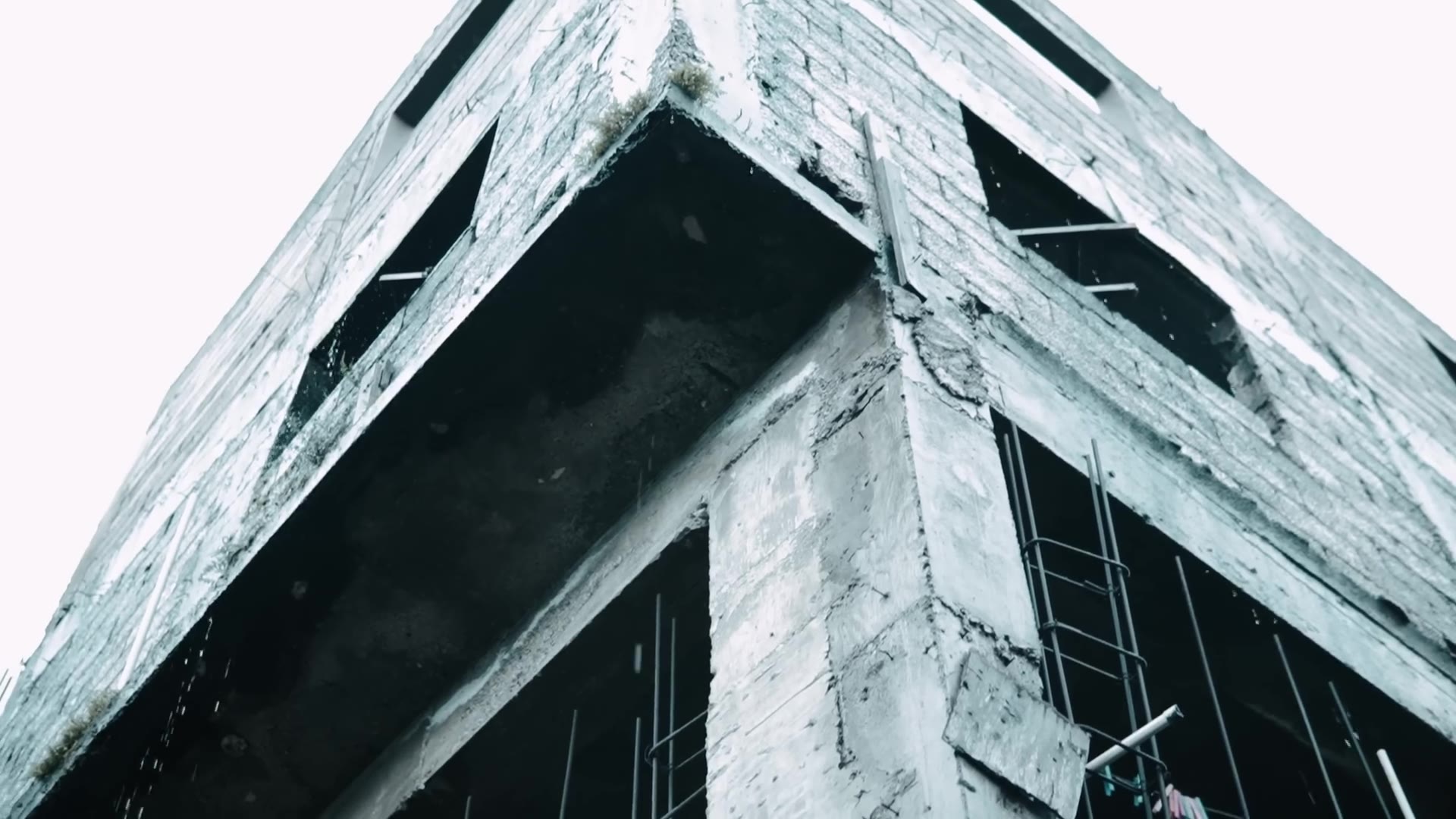 Chronic Law - Scars From War (Official Video)