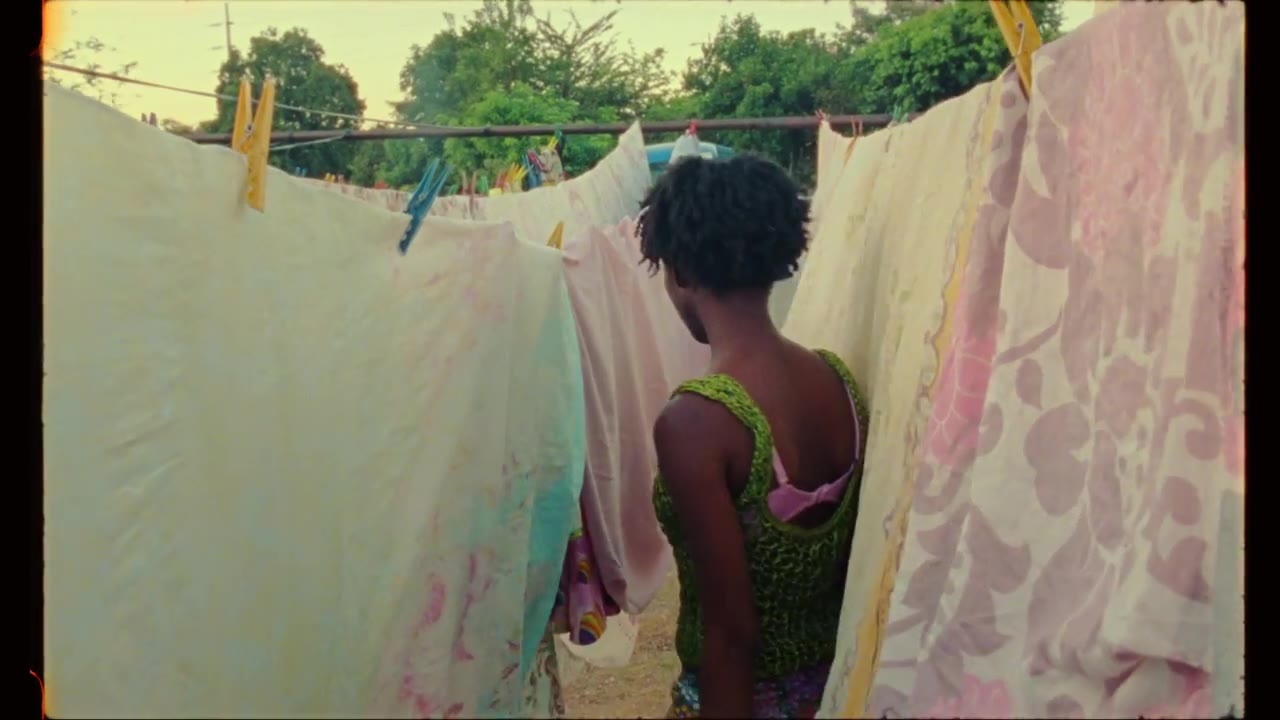 Chronixx - COOL AS THE BREEZE_FRIDAY (Official Video)