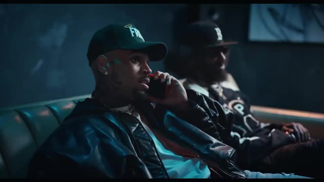 Ciara, Chris Brown - How We Roll (Official Music Video)